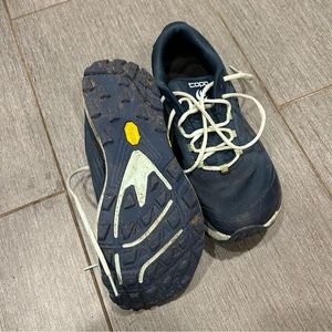 Topo trail runners W size 9
